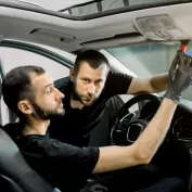 Reiniging Van Vloer En Plafondtegels 3