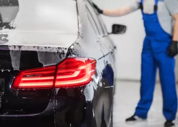 Hoe Maak Je Een Voertuig Schoon? Autowasstraat Voor Binnen En Buiten