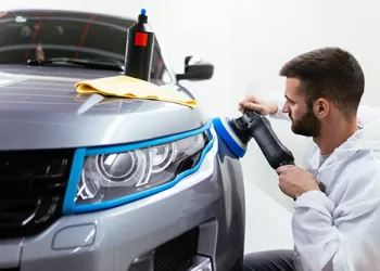 Hoe Wordt Autolak Gepolijst?