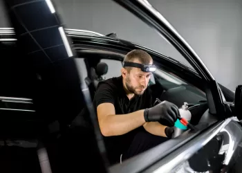 Hoe Gedetailleerde Autoreiniging Uitvoeren?