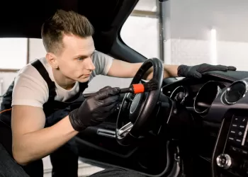 Hoe Worden Gedetailleerde Autoreinigings Prijzen Bepaald?