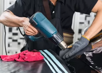 Hoe De Geschriften Op De Auto Te Verwijderen? Sticker En Plakband Verwijderen